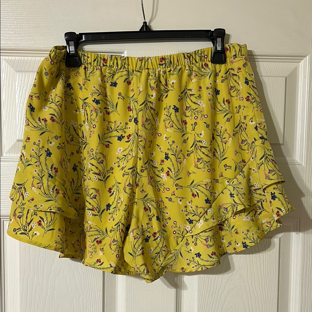 Peach Love Floral Shorts - Picture 4 of 7